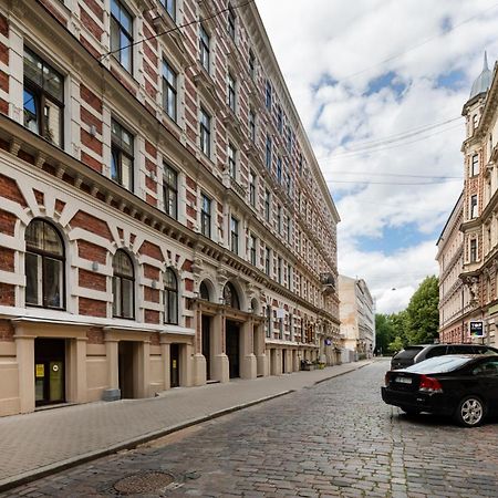 Kalnina Street Studio Apartment Riga Bagian luar foto